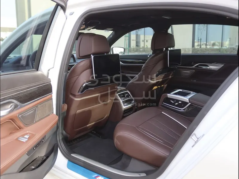 2020 بي ام دبليو الفئة السابعة 750 إل أي