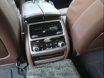 2020 بي ام دبليو الفئة السابعة 750 إل أي