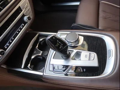 2020 بي ام دبليو الفئة السابعة 750 إل أي