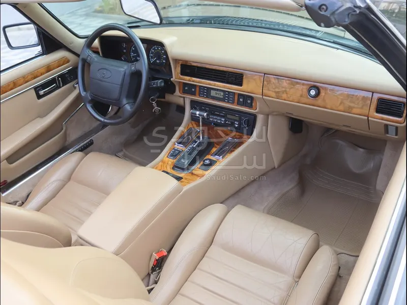 1993 جاكوار اكس جي اس