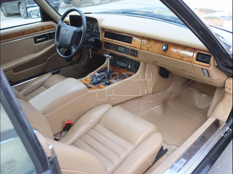1993 جاكوار اكس جي اس