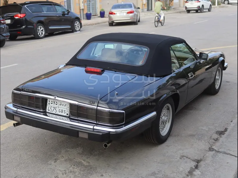 1993 جاكوار اكس جي اس