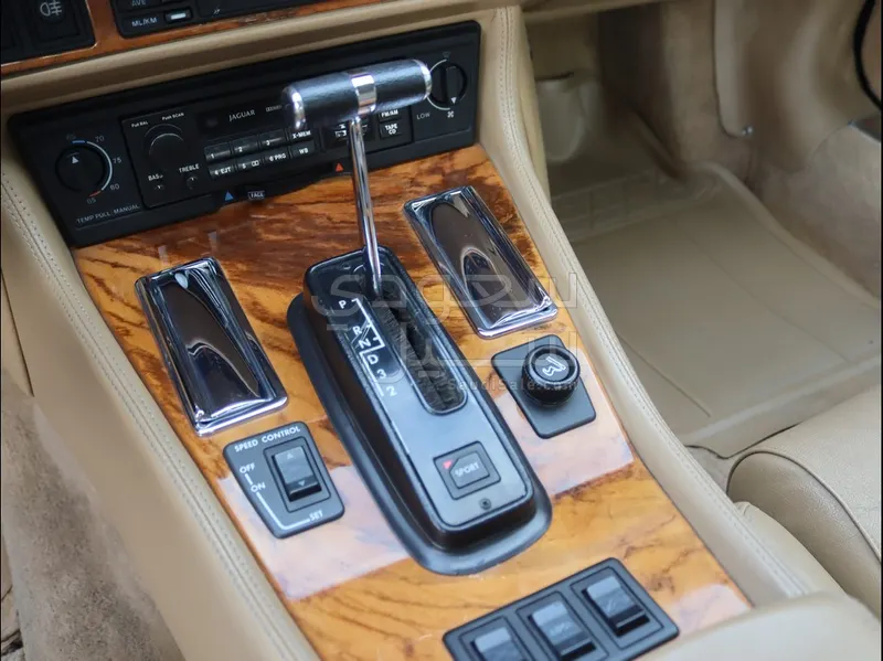 1993 جاكوار اكس جي اس