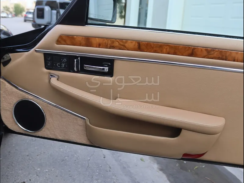 1993 جاكوار اكس جي اس