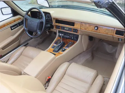 1993 جاكوار اكس جي اس