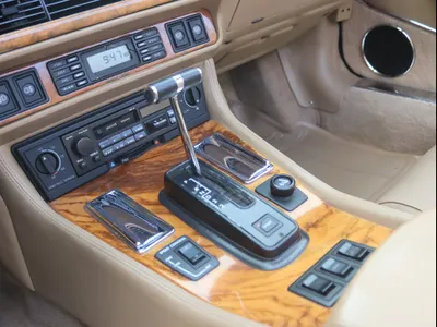 1993 جاكوار اكس جي اس