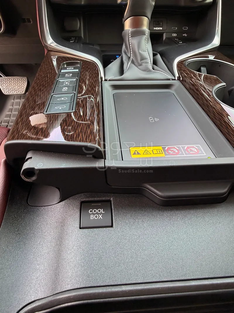 2025 لكزس إل إكس 600