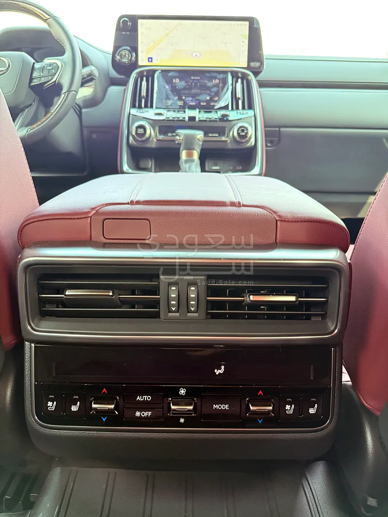 2025 لكزس إل إكس 600