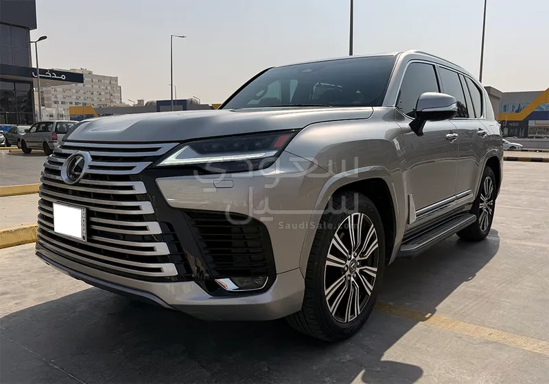 2025 لكزس إل إكس 600