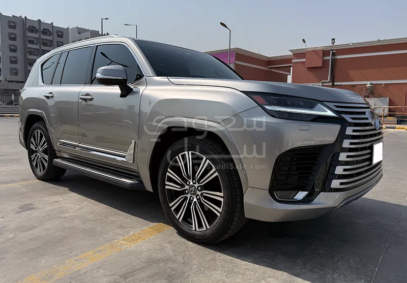 2025 لكزس إل إكس 600