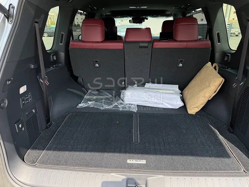 2025 لكزس إل إكس 600