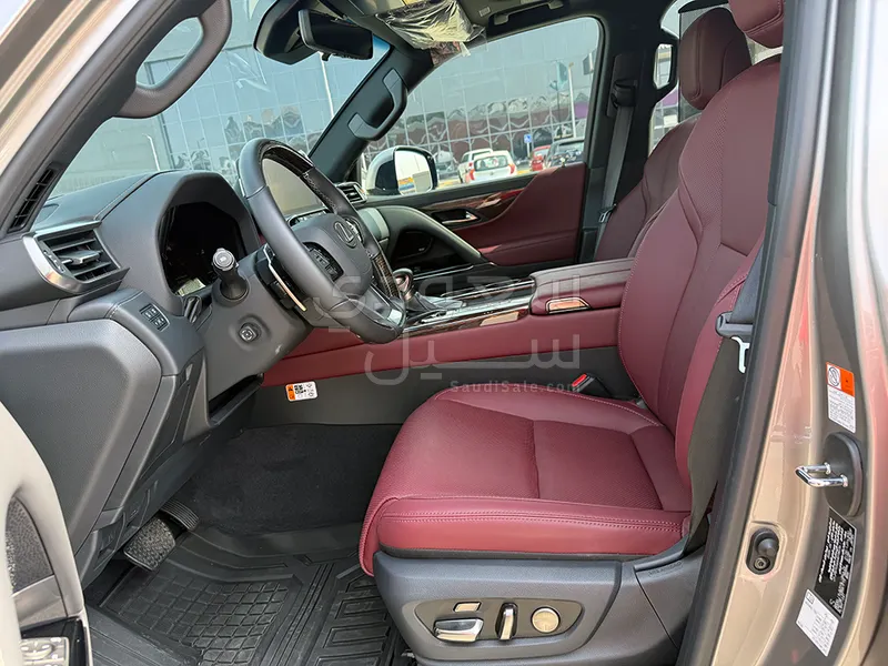 2025 لكزس إل إكس 600