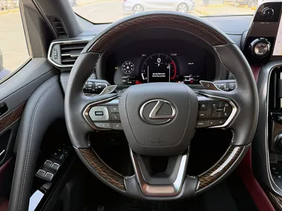 2025 لكزس إل إكس 600