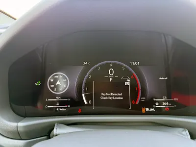 2025 لكزس إل إكس 600