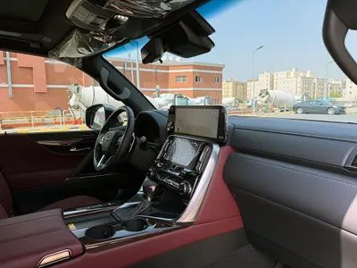 2025 لكزس إل إكس 600