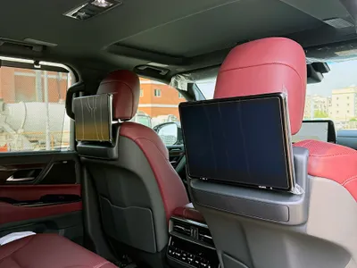 2025 لكزس إل إكس 600