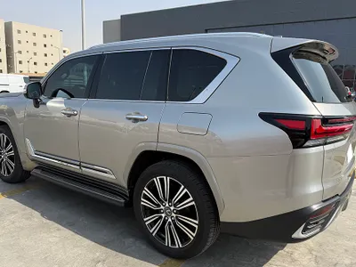 2025 لكزس إل إكس 600