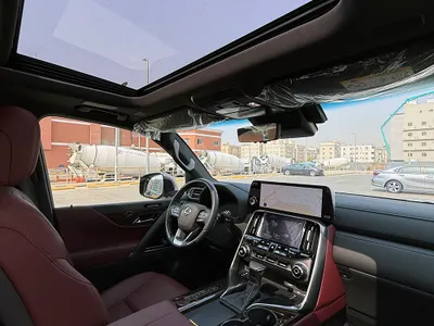 2025 لكزس إل إكس 600