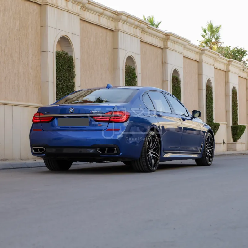 2017 بي ام دبليو الفئة السابعة 760 إل أي إم