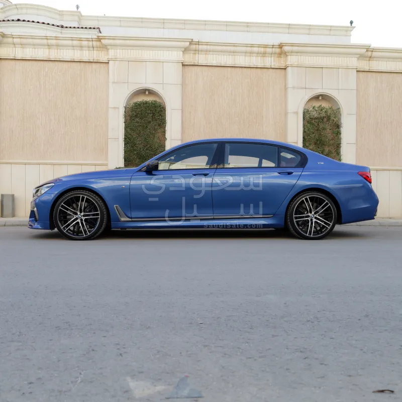 2017 بي ام دبليو الفئة السابعة 760 إل أي إم