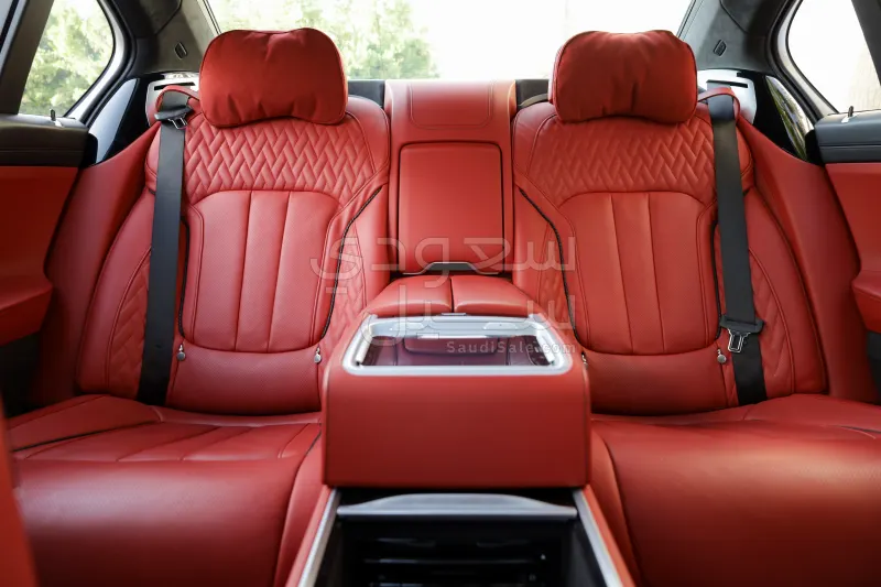 2017 بي ام دبليو الفئة السابعة 760 إل أي إم