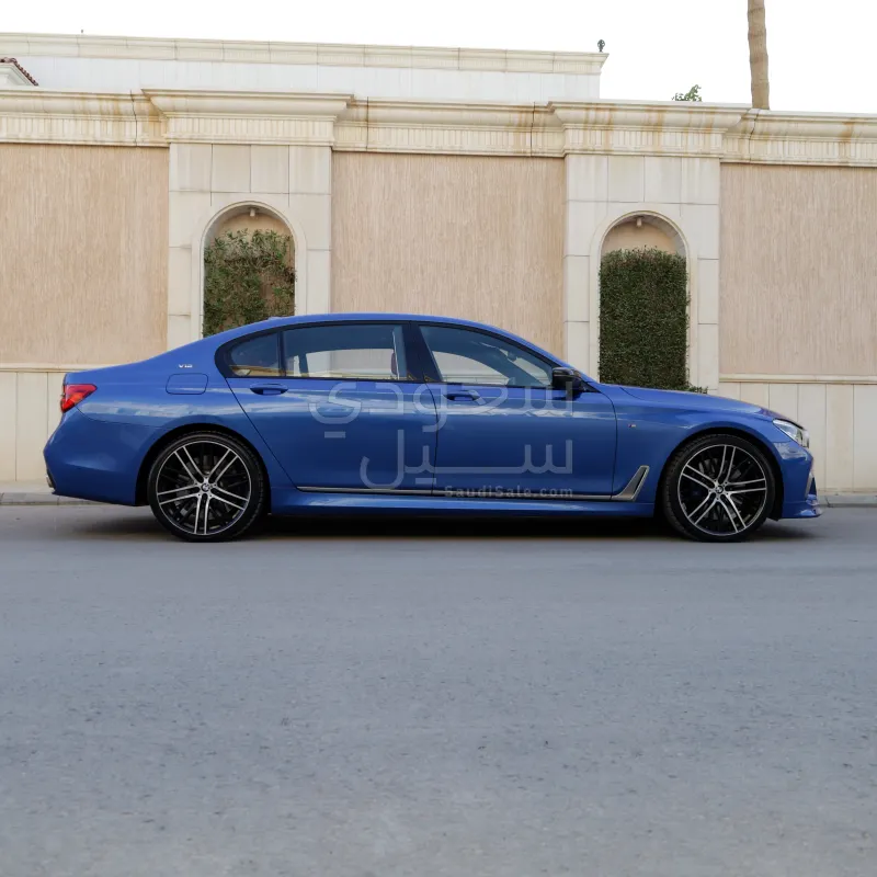 2017 بي ام دبليو الفئة السابعة 760 إل أي إم