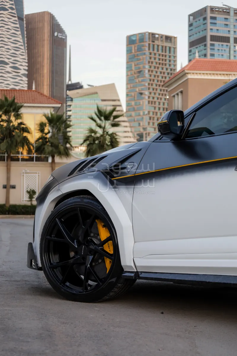 2022 لمبرجيني اوروس