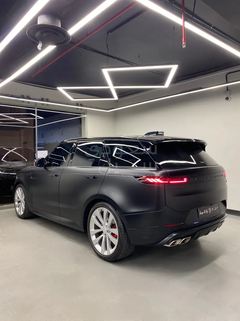 2023 لاند روفر رينج روفر سبورت فيرست اديشن