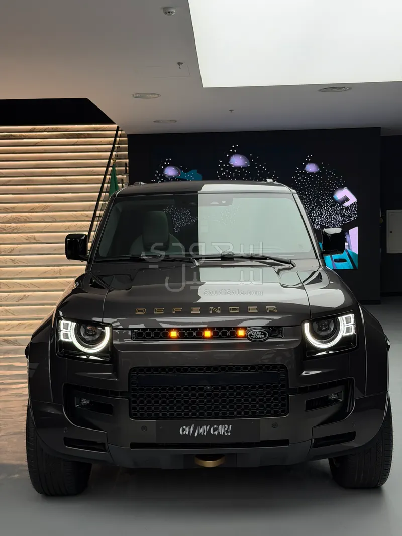 2025 لاند روفر ديفيندر اوكتا