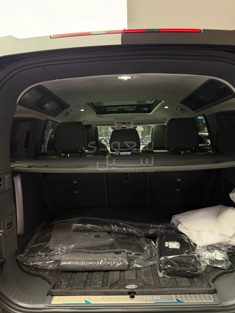 2025 لاند روفر ديفيندر اوكتا