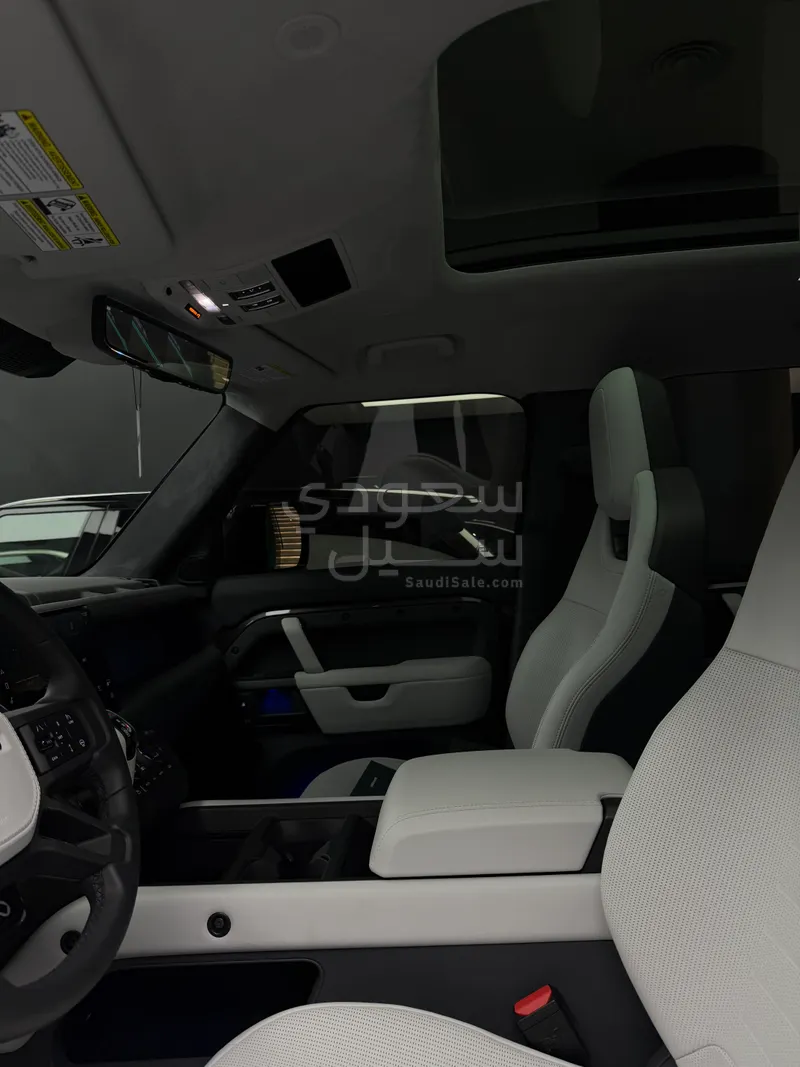 2025 لاند روفر ديفيندر اوكتا