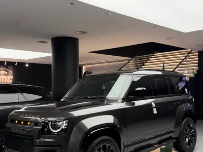 2025 لاند روفر ديفيندر اوكتا