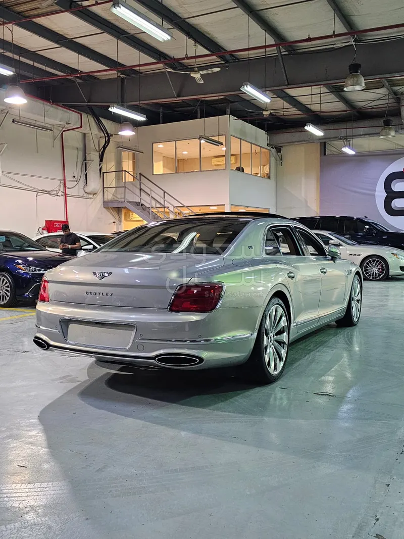 2020 بنتلي كونتيننتل فلاينج سبير الاصدار الاول