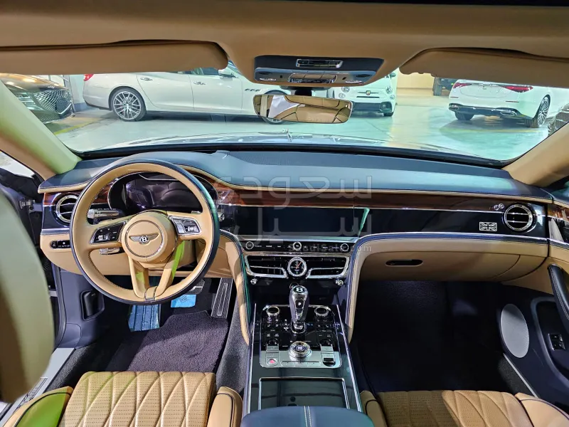 2020 بنتلي كونتيننتل فلاينج سبير الاصدار الاول