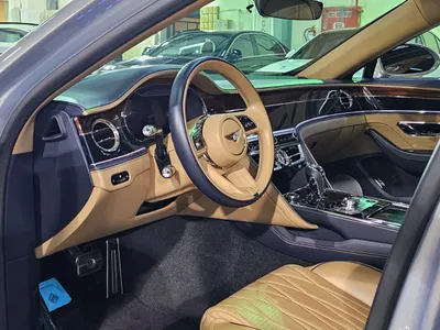 2020 بنتلي كونتيننتل فلاينج سبير الاصدار الاول