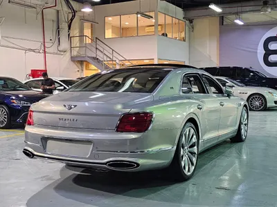 2020 بنتلي كونتيننتل فلاينج سبير الاصدار الاول