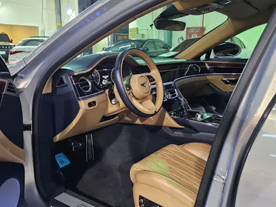 2020 بنتلي كونتيننتل فلاينج سبير الاصدار الاول