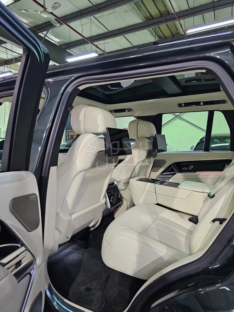 2025 لاند روفر رينج روفر اوتوبيوغرافي