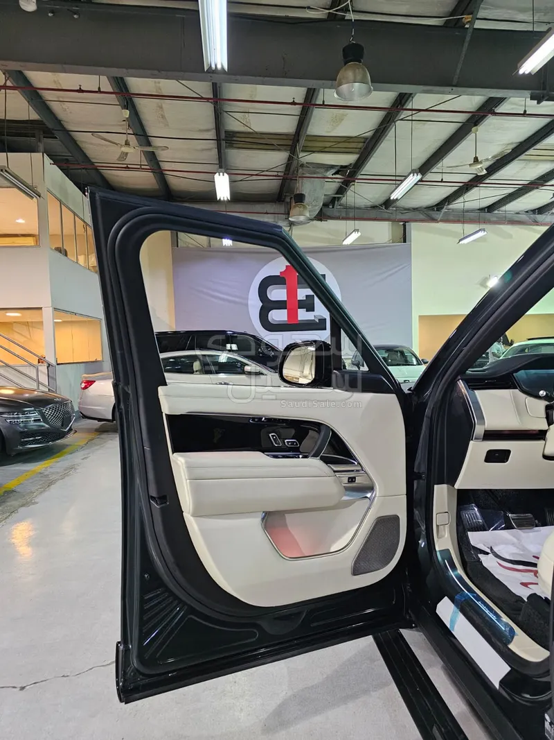 2025 لاند روفر رينج روفر اوتوبيوغرافي