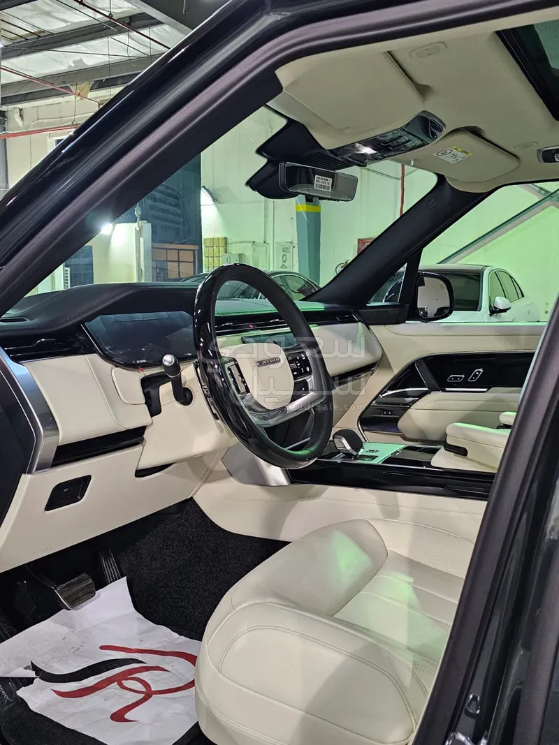 2025 لاند روفر رينج روفر اوتوبيوغرافي