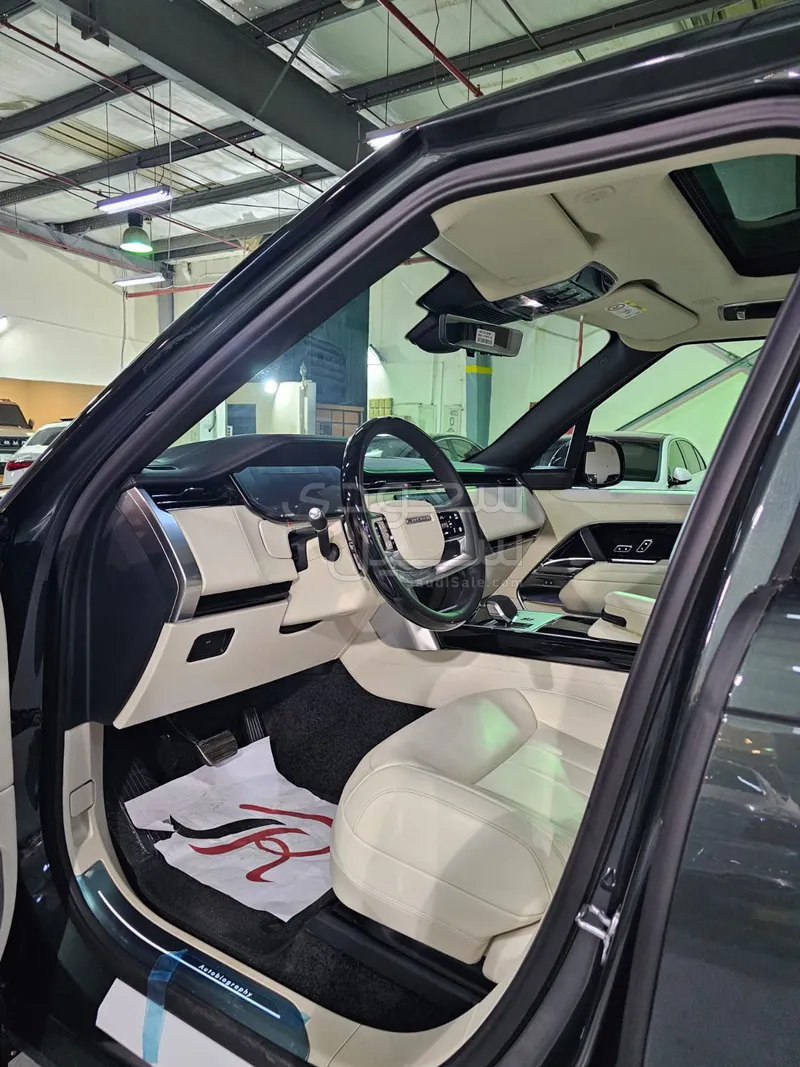 2025 لاند روفر رينج روفر اوتوبيوغرافي