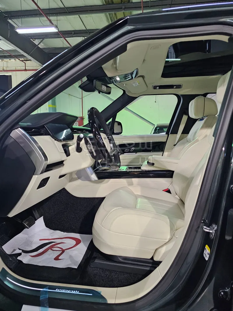 2025 لاند روفر رينج روفر اوتوبيوغرافي