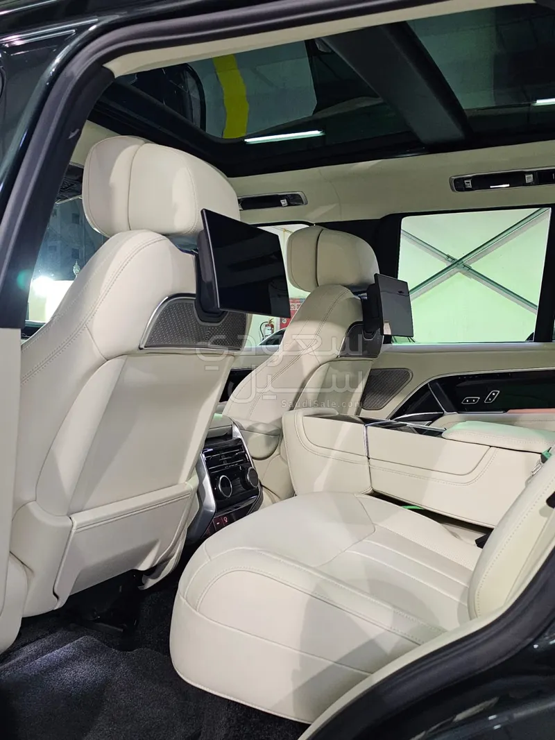 2025 لاند روفر رينج روفر اوتوبيوغرافي