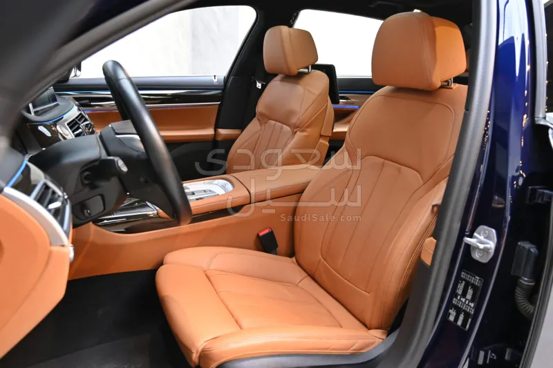 2021 بي ام دبليو الفئة السابعة 730 إل أي