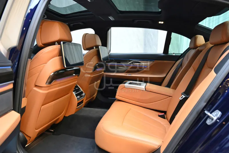 2021 بي ام دبليو الفئة السابعة 730 إل أي