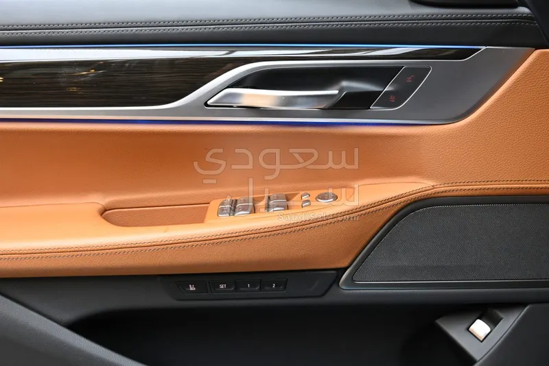 2021 بي ام دبليو الفئة السابعة 730 إل أي