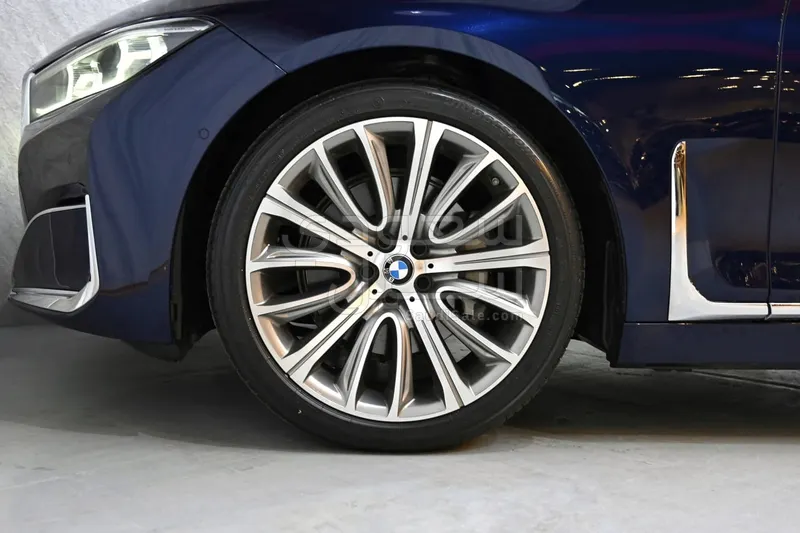 2021 بي ام دبليو الفئة السابعة 730 إل أي