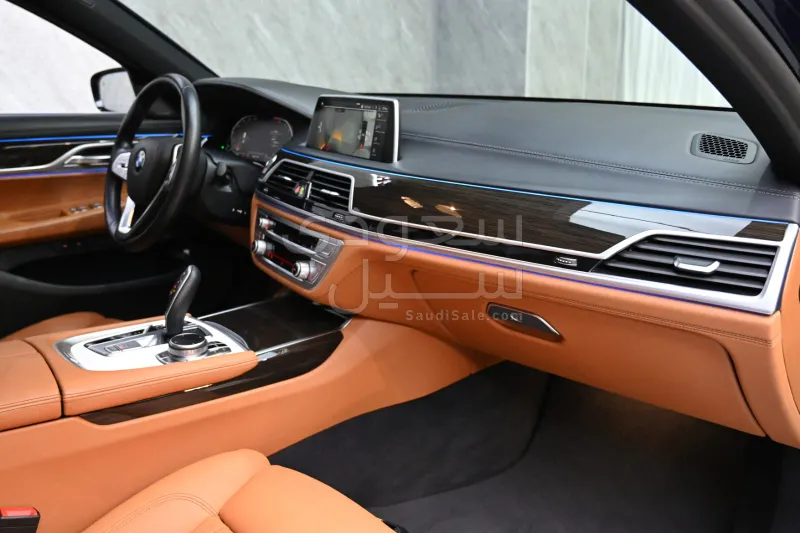 2021 بي ام دبليو الفئة السابعة 730 إل أي