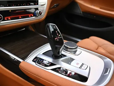 2021 بي ام دبليو الفئة السابعة 730 إل أي