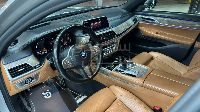 2021 بي ام دبليو الفئة السابعة 730 إل أي